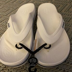 NWT men’s Crocs flip flops size 13